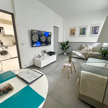 Apartment Lovely And Spacious *