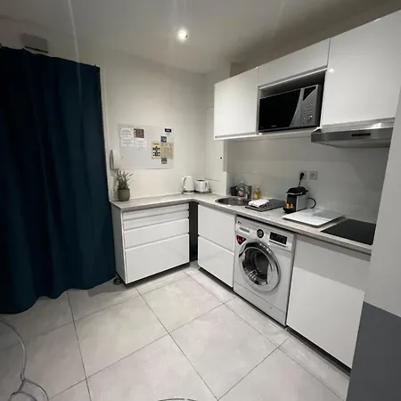 Apartment Lovely And Spacious Paris